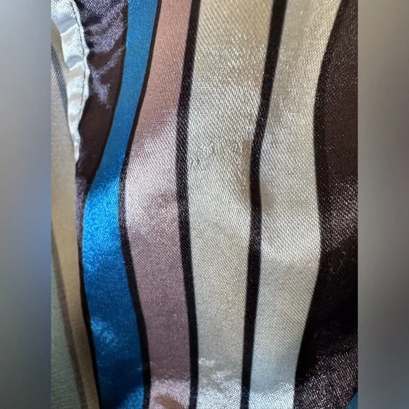 PrettyLittleThing Cropped Button Up Top - Picture 10 of 10